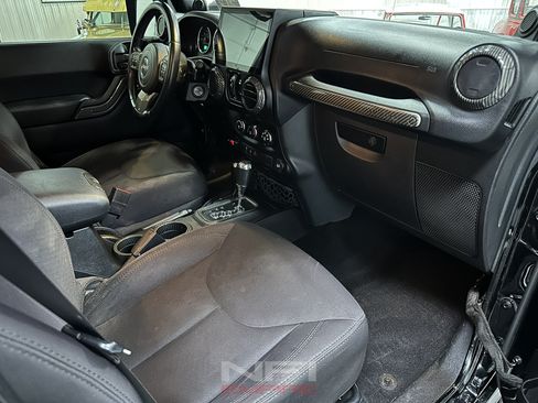 Used 2014 Jeep Wrangler Unlimited Sport w/ Quick Order Package 24S AWD/4WD image 35
