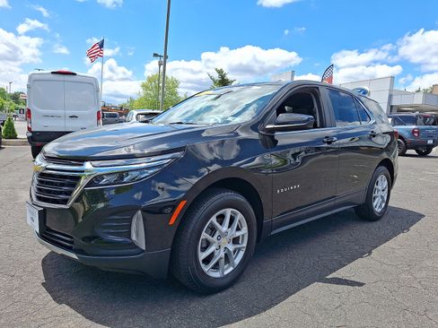 Used 2023 Chevrolet Equinox LT AWD/4WD image 3