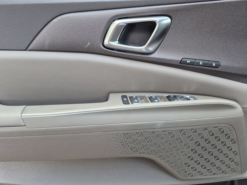 New 2026 Kia Carnival EX FWD image 6