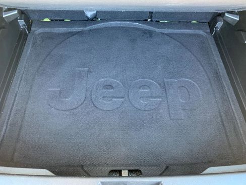 Used 2017 Jeep Renegade Altitude AWD/4WD image 32