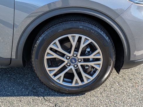 Certified 2021 Ford Escape SEL image 9