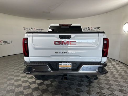 Used 2025 GMC Sierra 2500 SLT w/ SLT Premium Package image 8