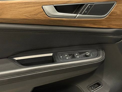 Used 2024 Volkswagen Atlas SE image 18