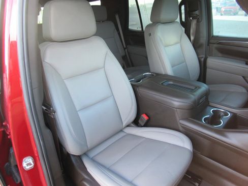 Used 2023 Chevrolet Tahoe LT RWD image 9