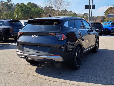 New 2026 Kia Sportage EX FWD image 4