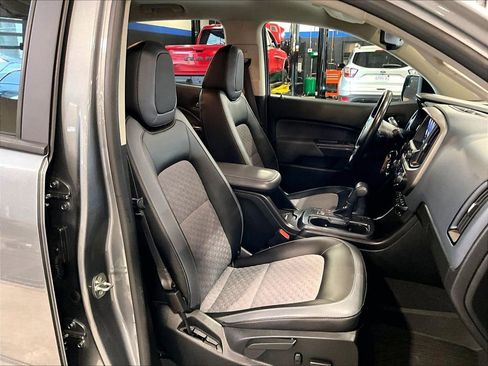 Used 2020 Chevrolet Colorado Z71 AWD/4WD image 11