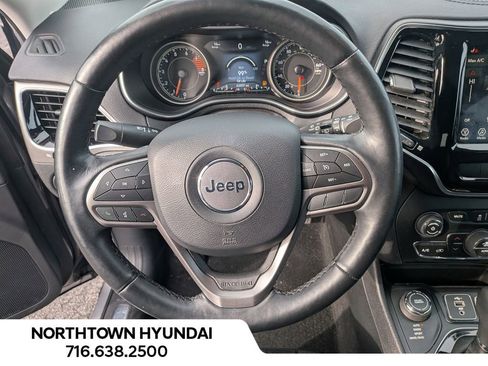 Used 2019 Jeep Cherokee Limited image 8