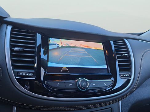 Used 2022 Chevrolet Trax LT w/ LT Convenience Package image 35