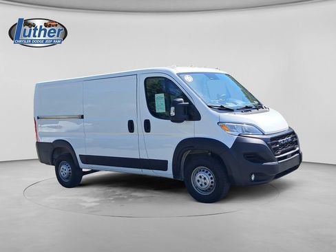 Used 2025 RAM ProMaster 2500 w/ Convenience Group FWD image 7
