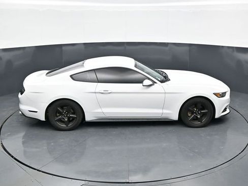 Used 2015 Ford Mustang Coupe image 31