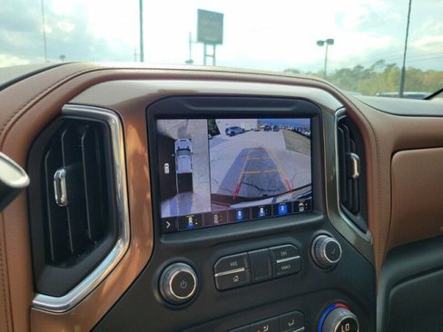 Used 2023 Chevrolet Silverado 2500 High Country w/ Technology Package image 21