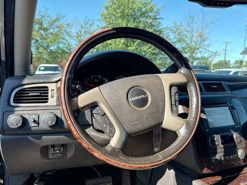 Used 2013 GMC Sierra 2500 Denali AWD/4WD image 11