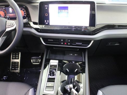 New 2026 Volkswagen Atlas Peak Edition AWD/4WD image 21