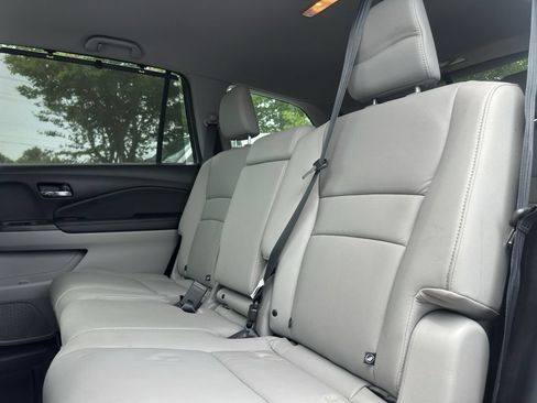 Used 2021 Honda Pilot Touring image 24