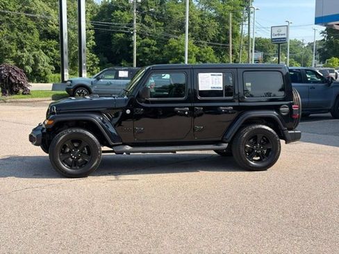 Used 2020 Jeep Wrangler Unlimited Sahara AWD/4WD image 2