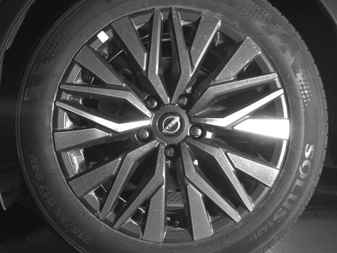 Used 2025 Nissan Altima 2.5 SV FWD image 14