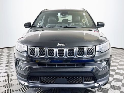 Used 2024 Jeep Compass Latitude AWD/4WD image 2