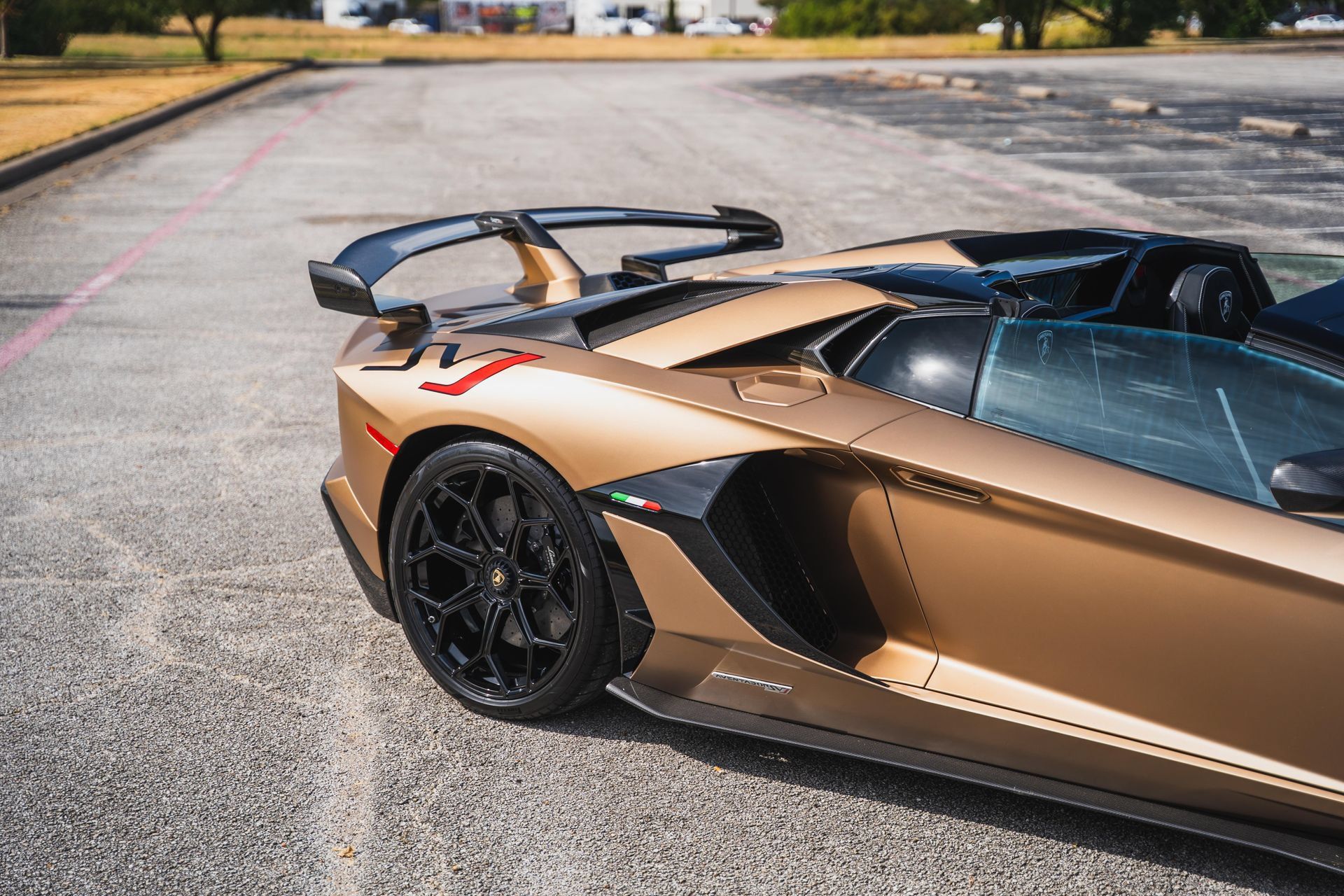 Used 2021 Lamborghini Aventador SVJ AWD/4WD image 14