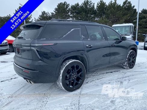 Used 2025 Chevrolet Traverse RS image 8