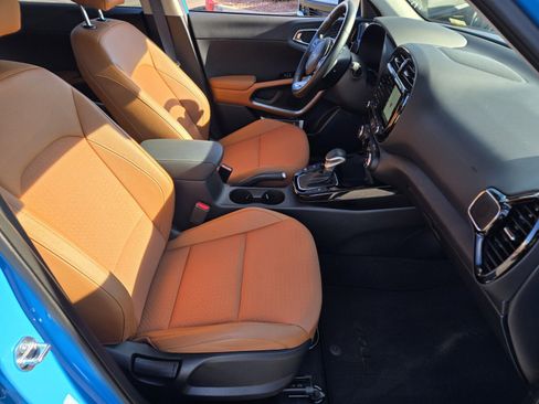 Certified 2025 Kia Soul EX image 16