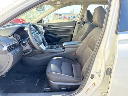 Used 2023 Nissan Altima 2.5 SV image 21