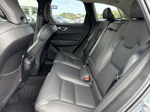 Certified 2023 Volvo XC60 B5 Ultimate w/ Climate Package FWD image 10