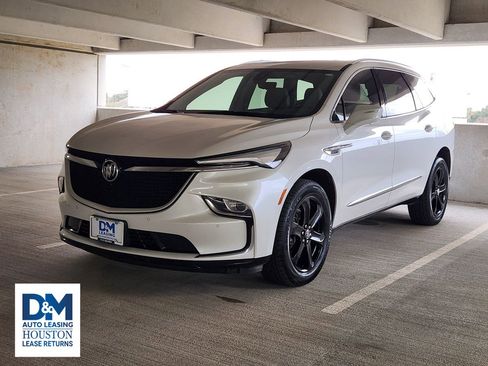 Used 2024 Buick Enclave Essence w/ Sport Touring Edition image 3
