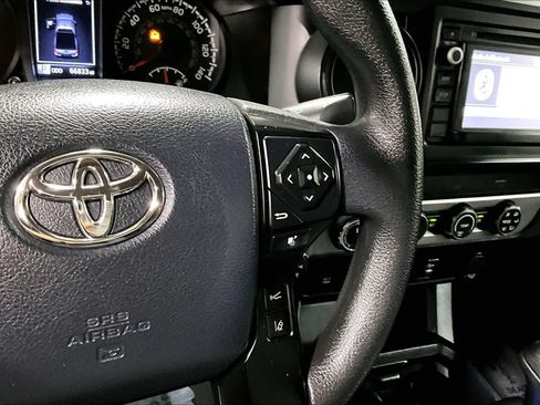 Certified 2019 Toyota Tacoma SR AWD/4WD image 21