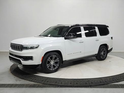 Used 2023 Jeep Grand Wagoneer 4WD image 3