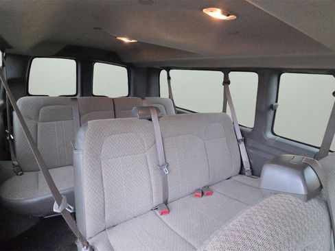 Used 2017 Chevrolet Express 3500 LT w/ LT Preferred Equipment Group image 15