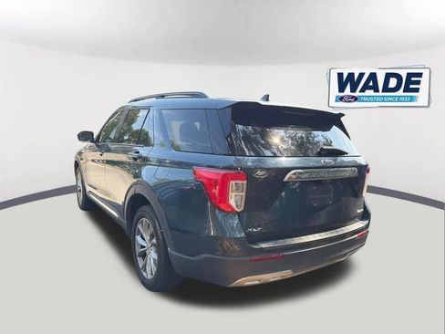 Used 2022 Ford Explorer XLT w/ Equipment Group 202A image 6