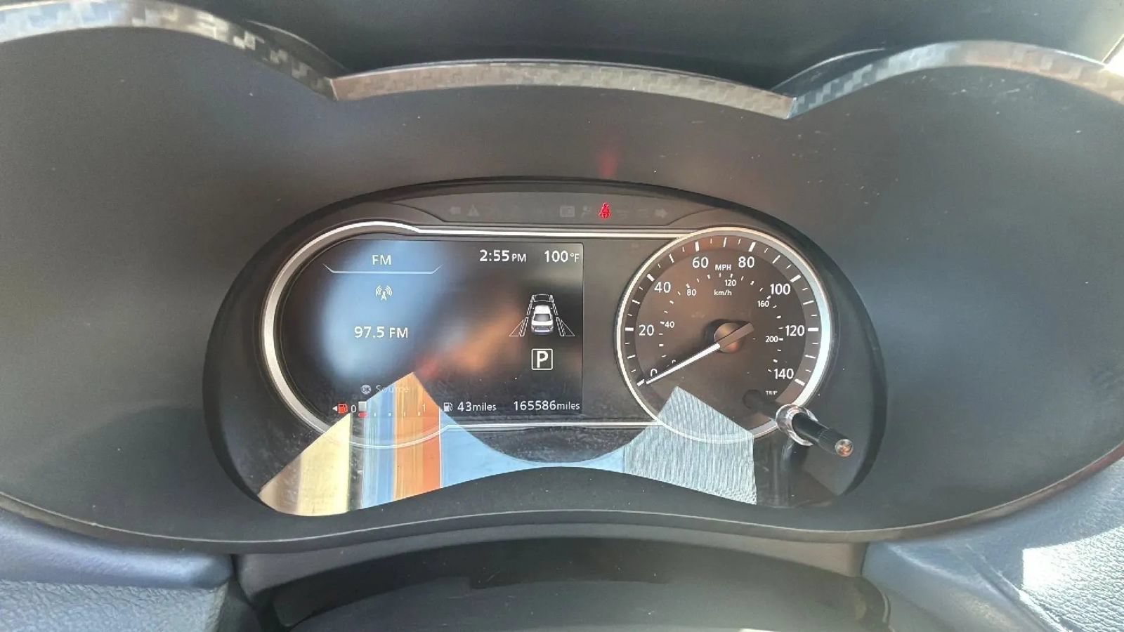 Used 2024 Nissan Versa SV FWD image 9