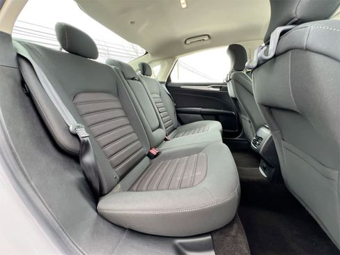 Used 2019 Ford Fusion SE image 20