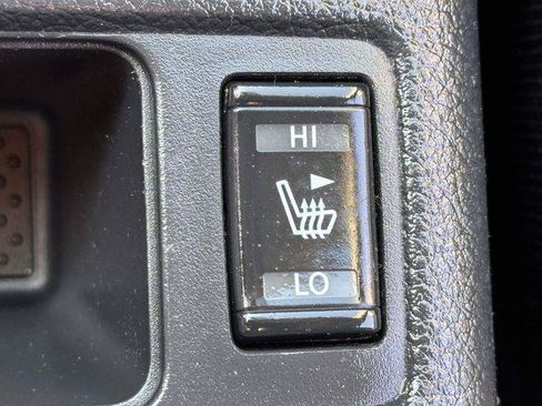Used 2018 Nissan Rogue SV AWD/4WD image 27