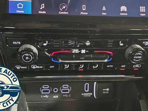 Used 2023 Jeep Grand Cherokee 4WD 4xe image 17