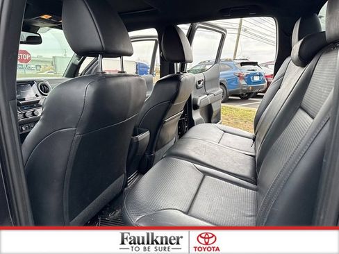 Certified 2019 Toyota Tacoma TRD Sport image 11
