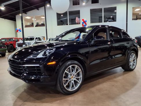Used 2021 Porsche Cayenne Coupe AWD/4WD image 3