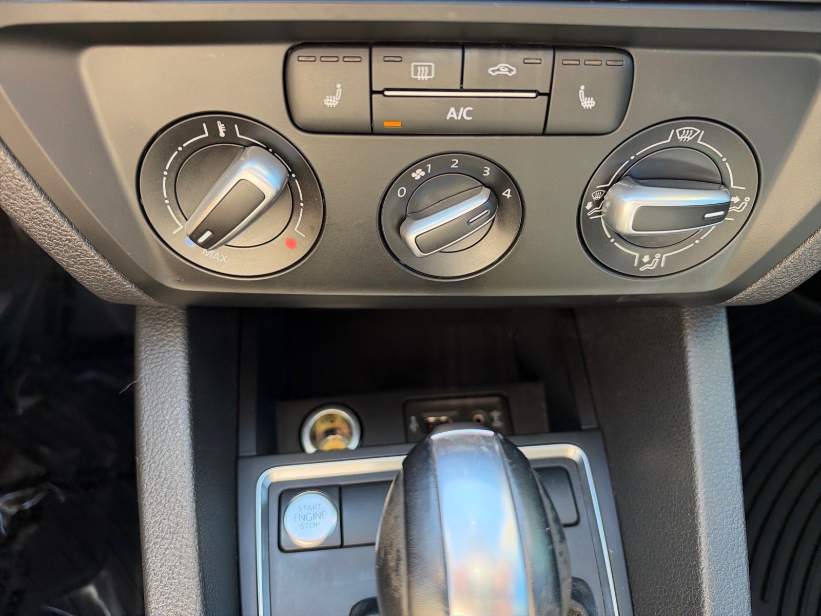 Used 2018 Volkswagen Jetta SE FWD image 27