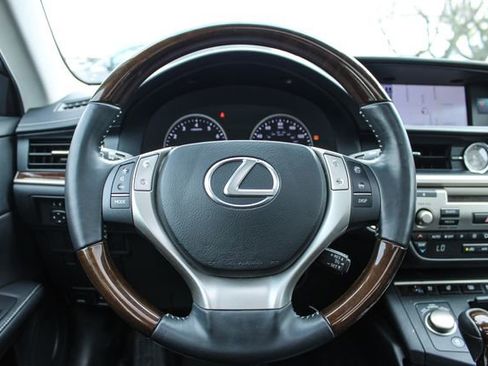 Used 2014 Lexus ES 350 w/ Ultra Luxury Package image 24