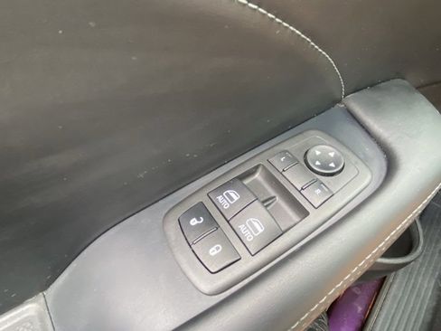 Used 2022 Dodge Challenger R/T Scat Pack w/ Shaker Package image 17