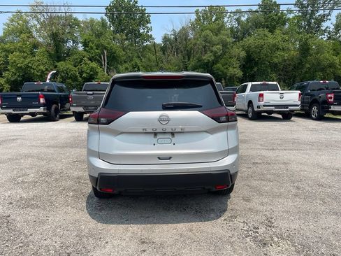 Used 2024 Nissan Rogue S FWD image 6