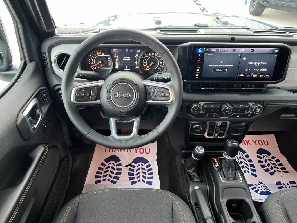 Used 2026 Jeep Wrangler Unlimited Sahara AWD/4WD image 13