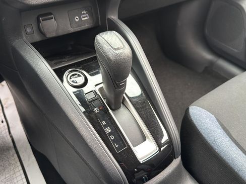 Used 2024 Nissan Versa SV w/ Trunk Package image 23