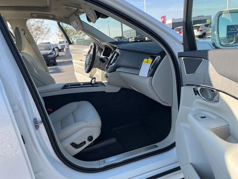 New 2025 Volvo XC90 T8 Plus w/ Protection Package Premier AWD/4WD image 20