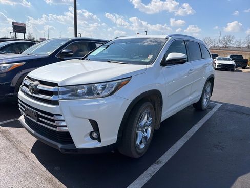 Used 2019 Toyota Highlander Limited w/ Protection Package #3 image 3