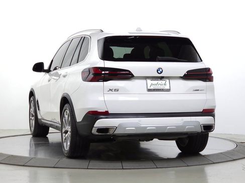 Used 2025 BMW X5 xDrive40i w/ Parking Assistance Package AWD/4WD image 3