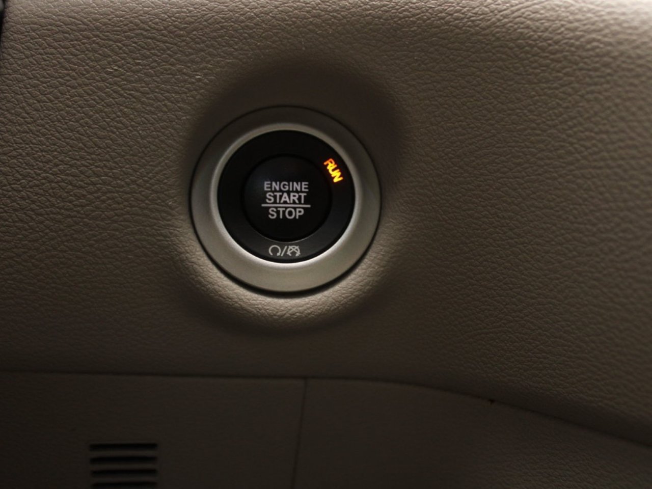 Used 2024 Chrysler Voyager LX FWD image 30