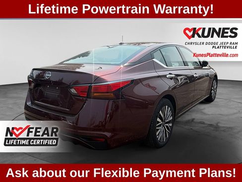 Used 2025 Nissan Altima 2.5 SV FWD image 9