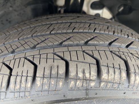 Certified 2025 BMW X2 xDrive28i image 12