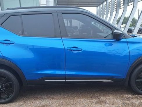Certified 2024 Nissan Kicks SR w/ SR Premium Package FWD image 8